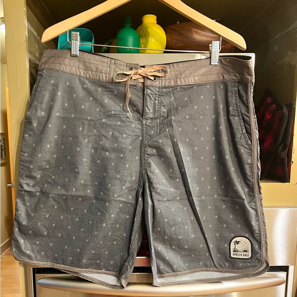 Howler Brothers Men’s Swim Trunks Board Shorts Sz. 38 EUC